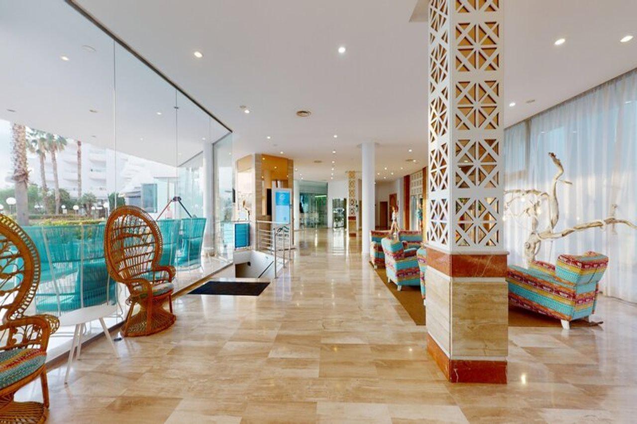 Aparthotel Tropic Garden Santa Eulalia del Río Exterior foto