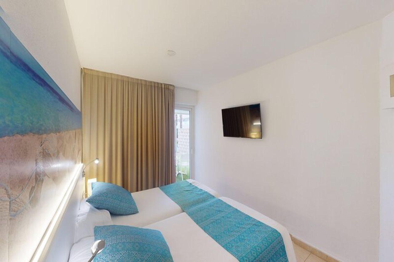 Aparthotel Tropic Garden Santa Eulalia del Río Exterior foto