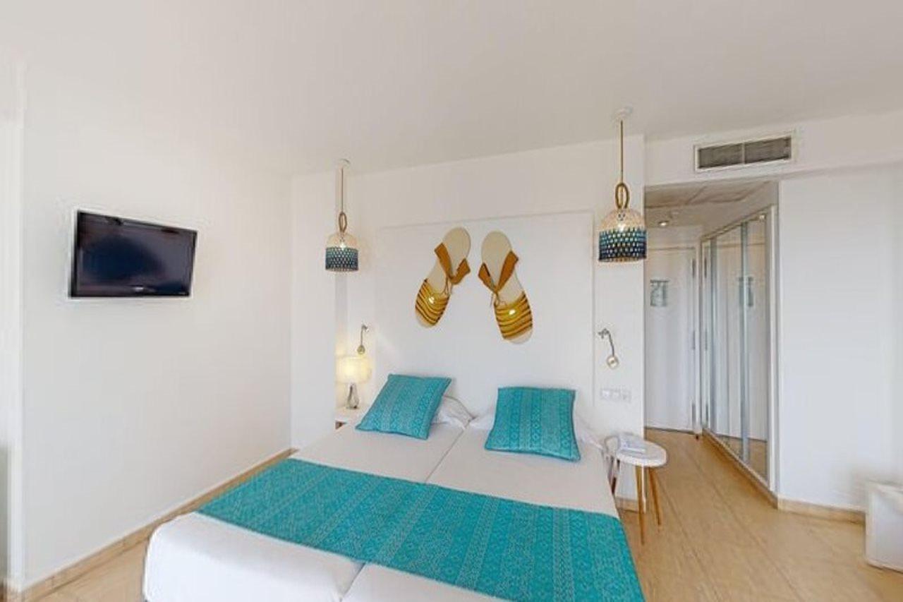 Aparthotel Tropic Garden Santa Eulalia del Río Exterior foto